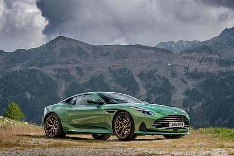 Aston Martin DB12