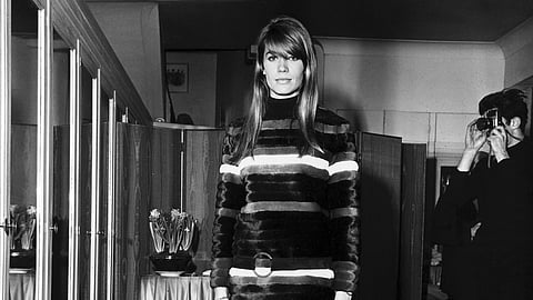 In frame: Françoise Hardy