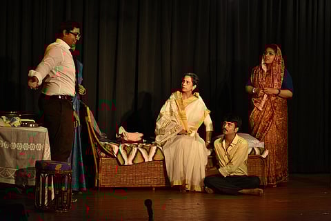 A scene from the play Ande ke Chilke
