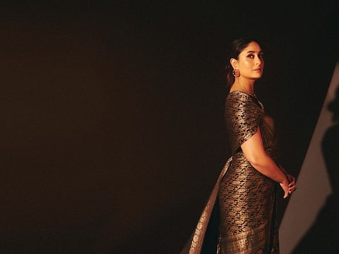 Kareena Kapoor is a pure regal treat to the eyes in this gorgeous pleated vintage Banarasi sari