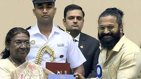 Droupadi Murmu with Rishab Shetty