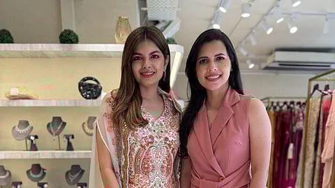 Mehndi Jashnani
and Paloma Rao