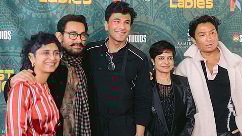 Kiran Rao, Aamir Khan, Vikas Khanna ( L to R)