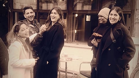 Kriti Sanon (C) with her team