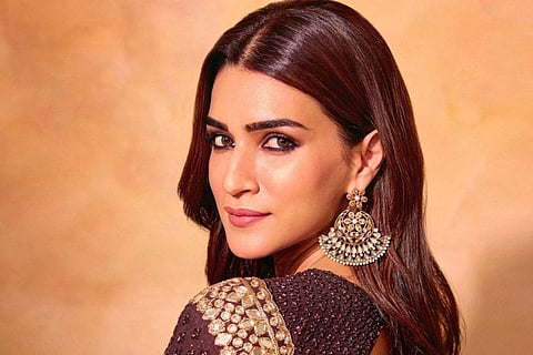 Kriti Sanon shares a wholesome family moment during Lohri celebration