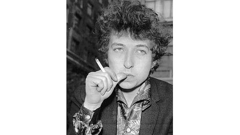 Draft lyrics to 'Mr. Tambourine Man' sell for $508K at US auction