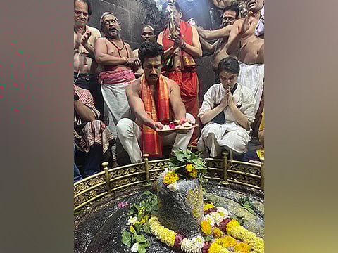 Vicky Kaushal offers prayers at Grishneshwar Temple in Aurangabad