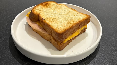 The flagship outlet of this new café is worth exploring for its coffee and finger-licking food