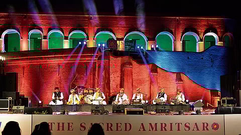 Anwar Khan Manganiyar with his troupe