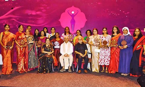 Honourable Governor Rajendra Vishwanath Arlekar, TNIE CEO, Chairman Prabhu Chawla, Resident Editor Kiran Prakash, honour the incredible Devis