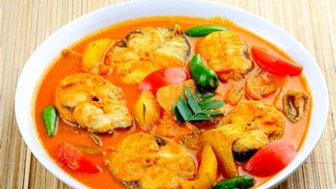 Masor Tenga (Assamese Fish Curry)