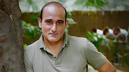 Priest at Akshaye Khanna’s havan praises his simplicity