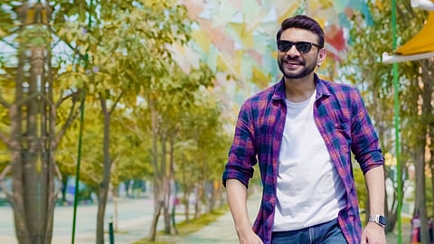 This popular Bengali actor and singer just dropped a new Kannada love song