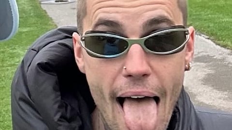 Viral beach photo sparks balding rumours about Justin Bieber