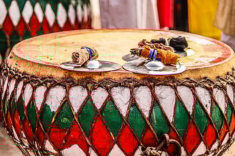 The gentle hum of the drums can settle the mind and body.