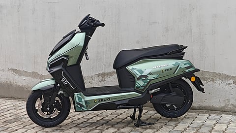 Zelio E Mobility Legender in glossy green