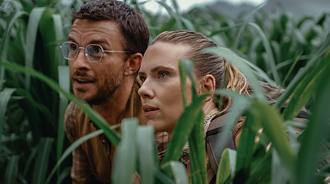 Jonathan Bailey and Scarlett Johansson in Jurassic World Rebirth