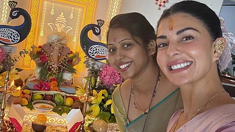 Jacqueline shares glimpse of Lal Baugcha Raja visit, seeks blessings