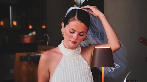 Selena Gomez posts pictures from her bachelorette party in Cabo!