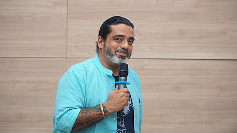 Jeeveshu Ahluwahlia’s stand-up show in Hyderabad puts a light on the absurdity of mundane life