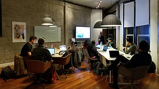 4 ways to overcome your fear of speaking in meetings