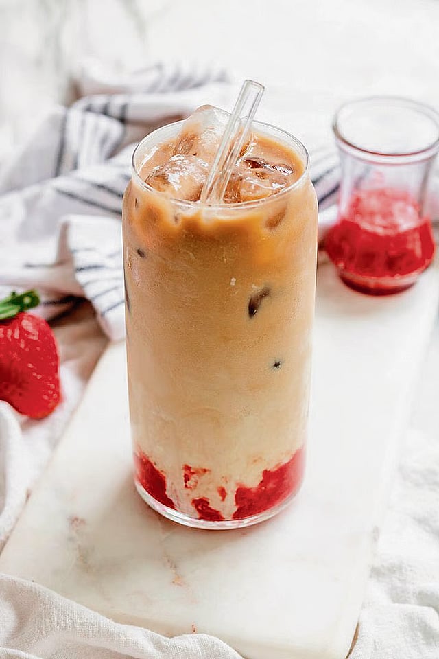 Iced strawberry cortado