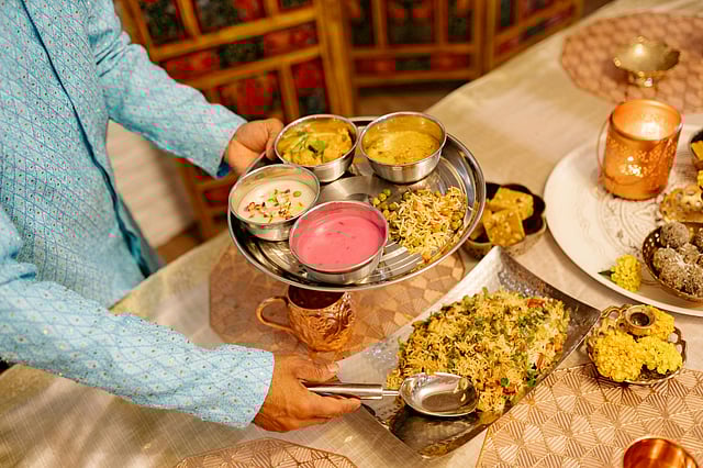 Arrange for good food during your Diwali Office party