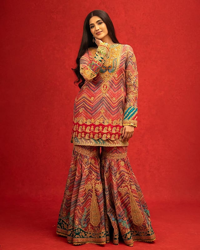 Take festive dressing cues from Bollywood’s best—9 stunning Diwali outfits that exude timeless glamour