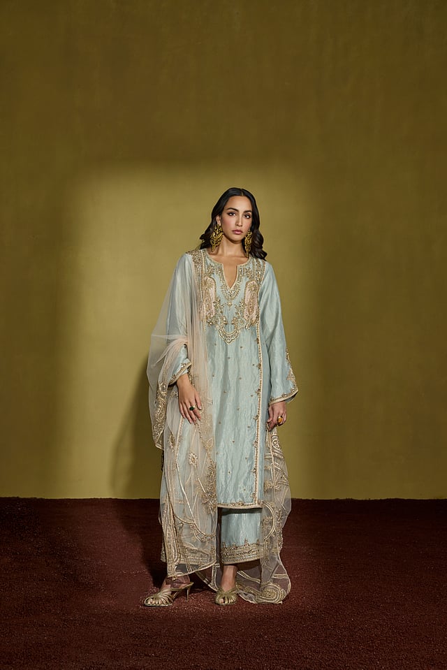 Revisit your Bollywood dreams with the Dilruba collection