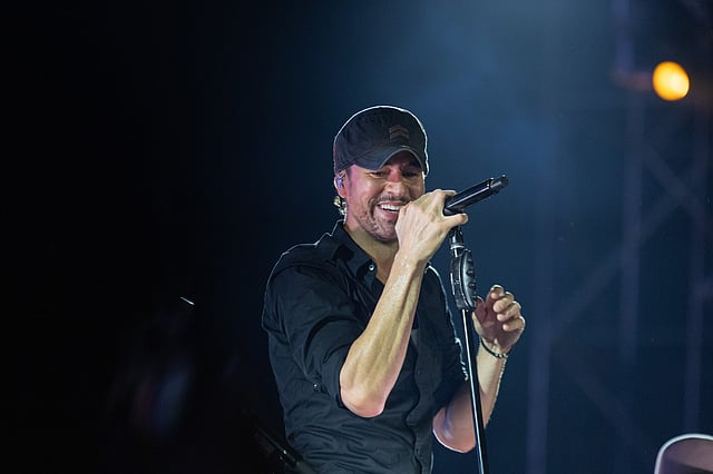 Enrique Iglesias live in Mumbai: Full recap of his explosive 2025 comeback performance