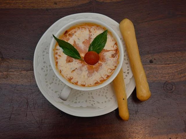 What could be a better setting to have your Halloween dinner than a 120-year-old house, turned into a café?