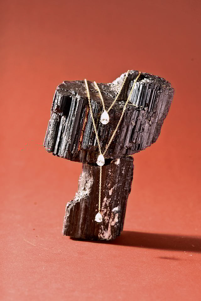 Crafted in 14kt recycled gold and set with lab-grown diamonds, Akoirah by Augmont's the new edit is a tribute to refined minimalism