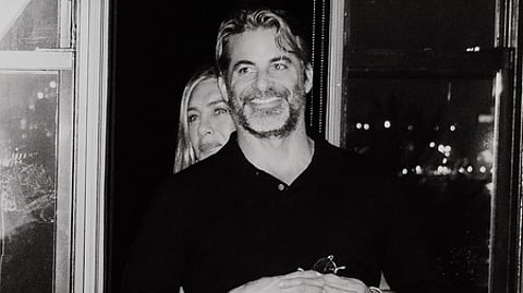 Jennifer Aniston and Jim Curtis go Insta-official