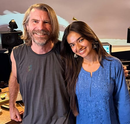 Ken Lewis, Anushka Sen