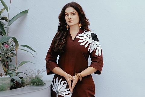 Tejaswini Kolhapure reconnects with sister Padmini’s iconic film spot in Naldehra