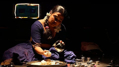 Garam Roti will be staged in New Delhi on December 21