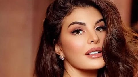 Jacqueline Fernandez spotted with a mystery man