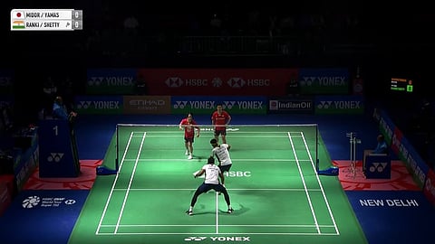 Uneven light at the event sparks concern on the Internet