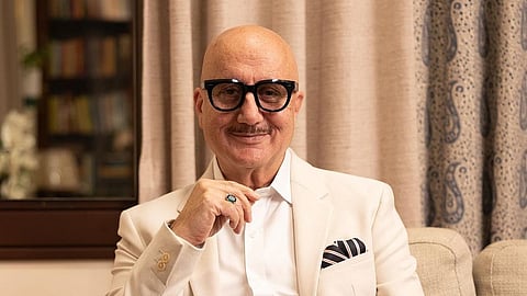 Anupam Kher praises security guard