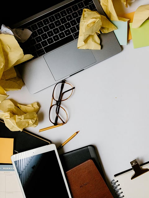 The 5-minute "Power Purge": How to declutter your desk