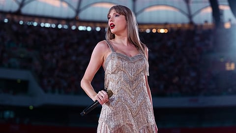 Taylor Swift's look-alike goes viral from a recent wedding