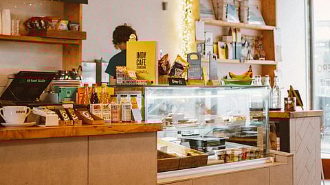 How to effectively go café hopping without experiencing food fatigue?