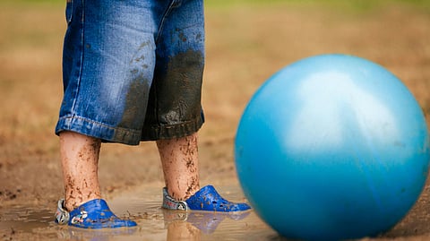 5 easy steps to remove stubborn mud stains from your clothes