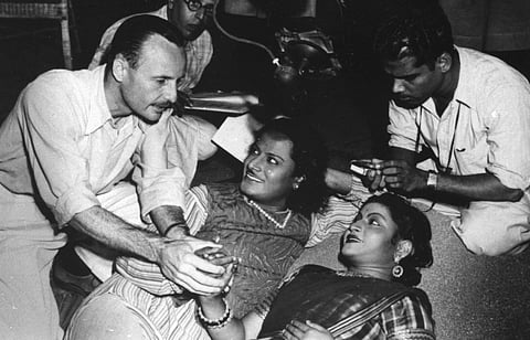 Ellis R Dungan on sets