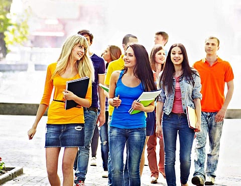 7 looks to make a good impression on your first day of college