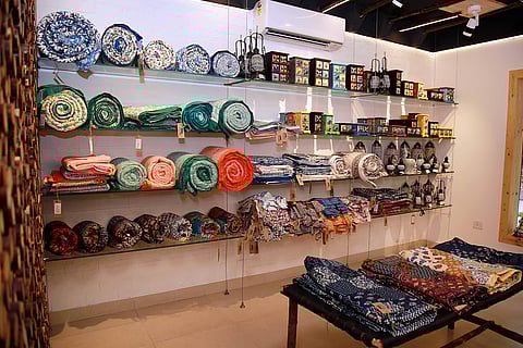 Teori has an earthy, classsy and minimal collection