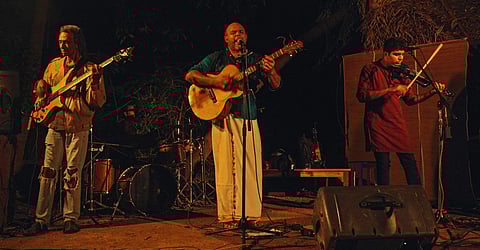 Krishna (centre), with Mishko (L) and Karthick (R)