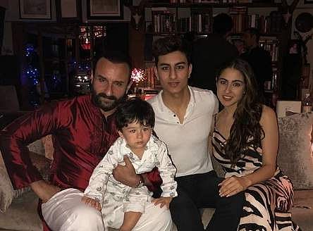 Sara Ali Khan with family