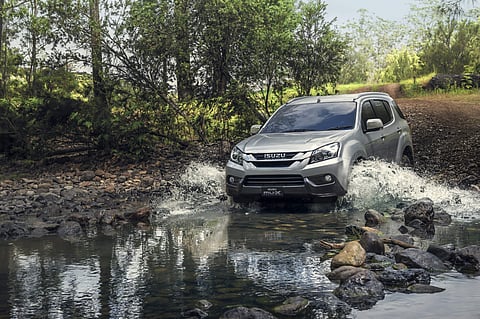 ISUZU_mu-X