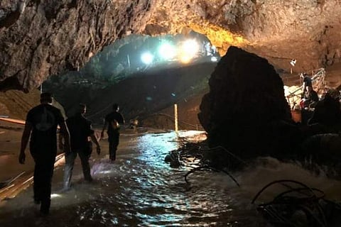 elon-musk-thai-cave-12-boys_resize_md